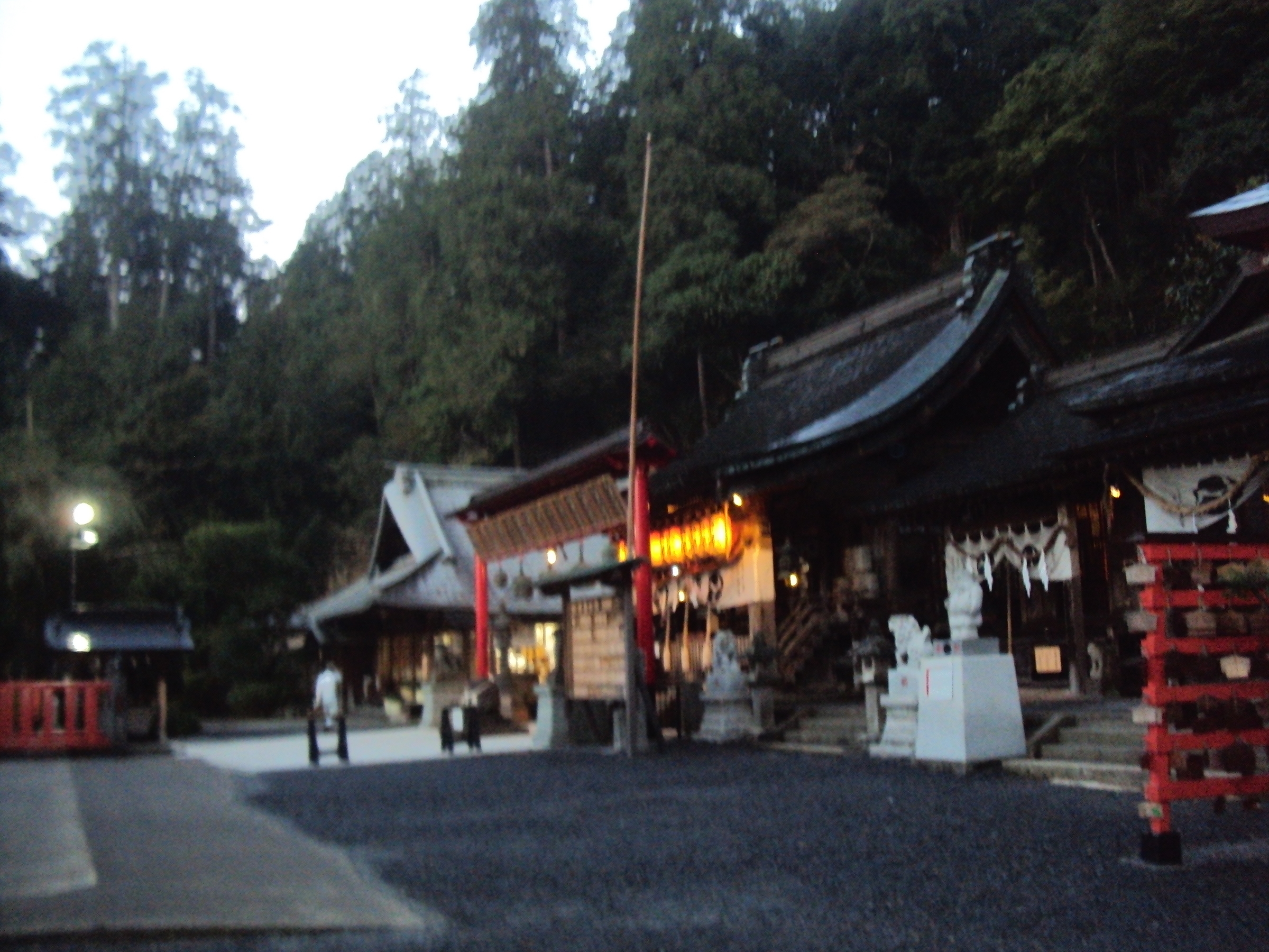 �J�ɂ����������ɂ��������E���̊X�Ȗ�