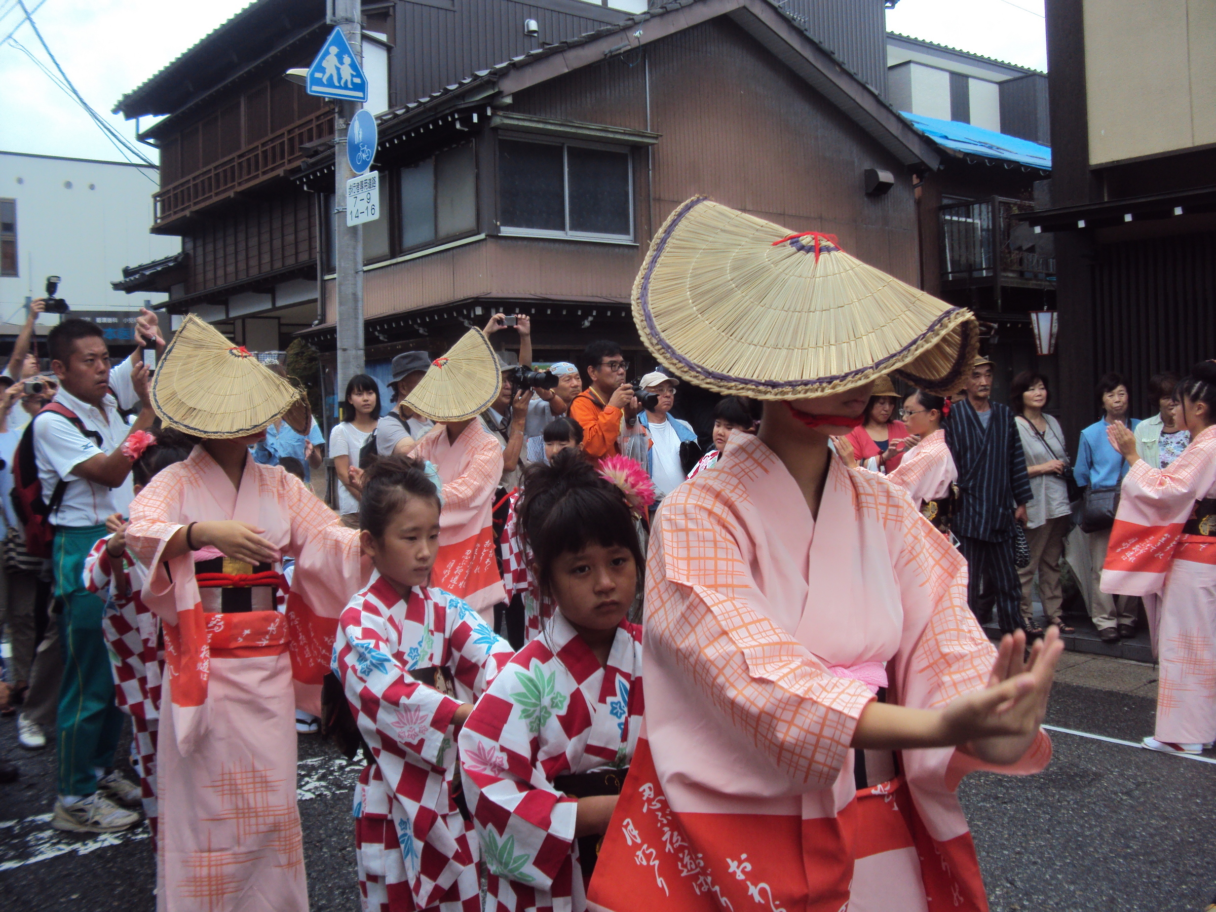 �J�ɂ����������ɂ��������E���̊X�Ȗ�