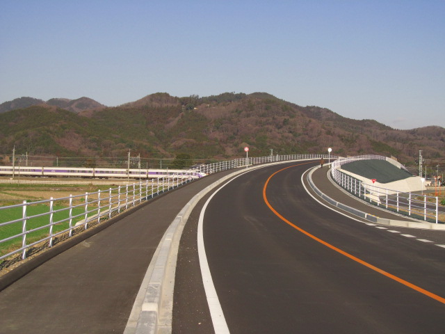 �R�����L