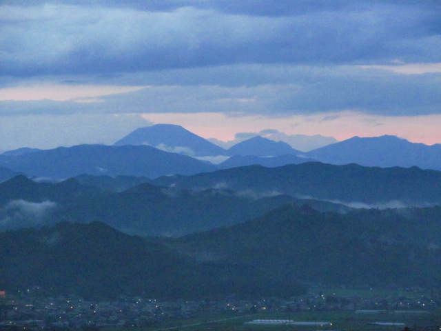 �R�����L