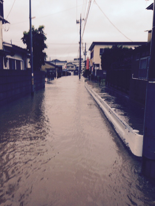 �R�����L