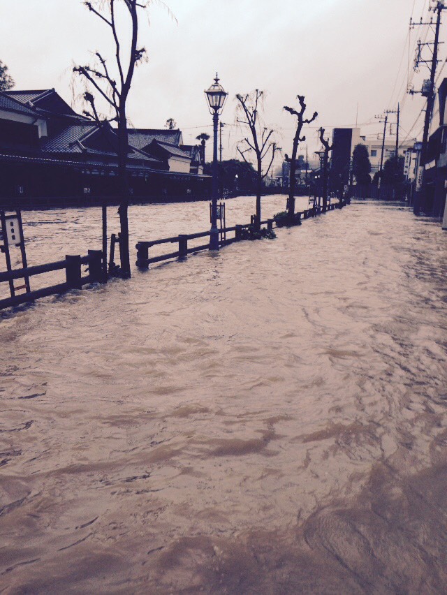 �R�����L