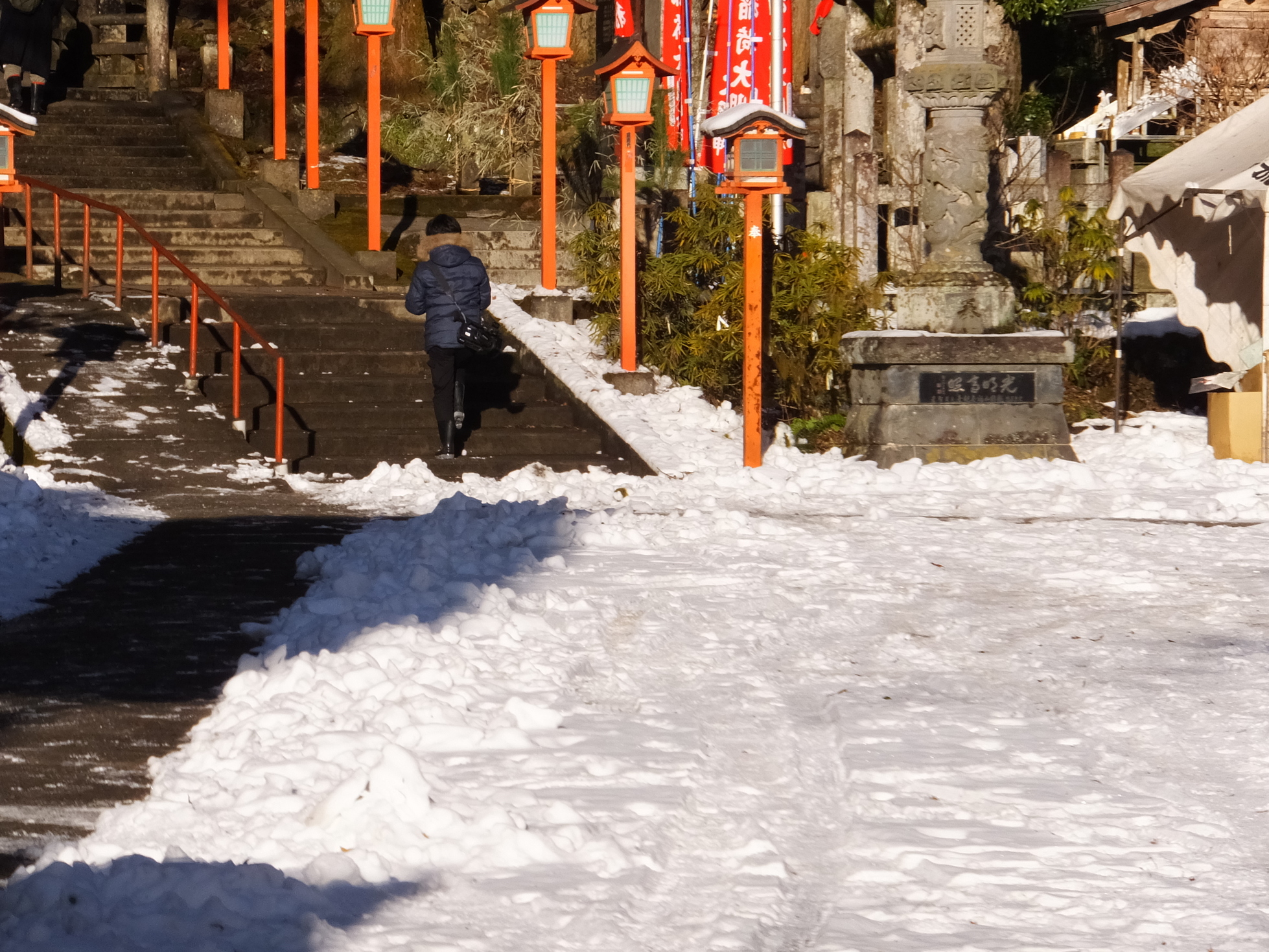 �R�����L