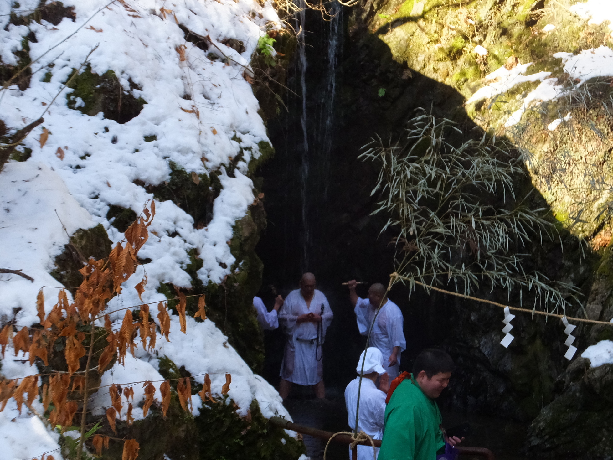 �R�����L