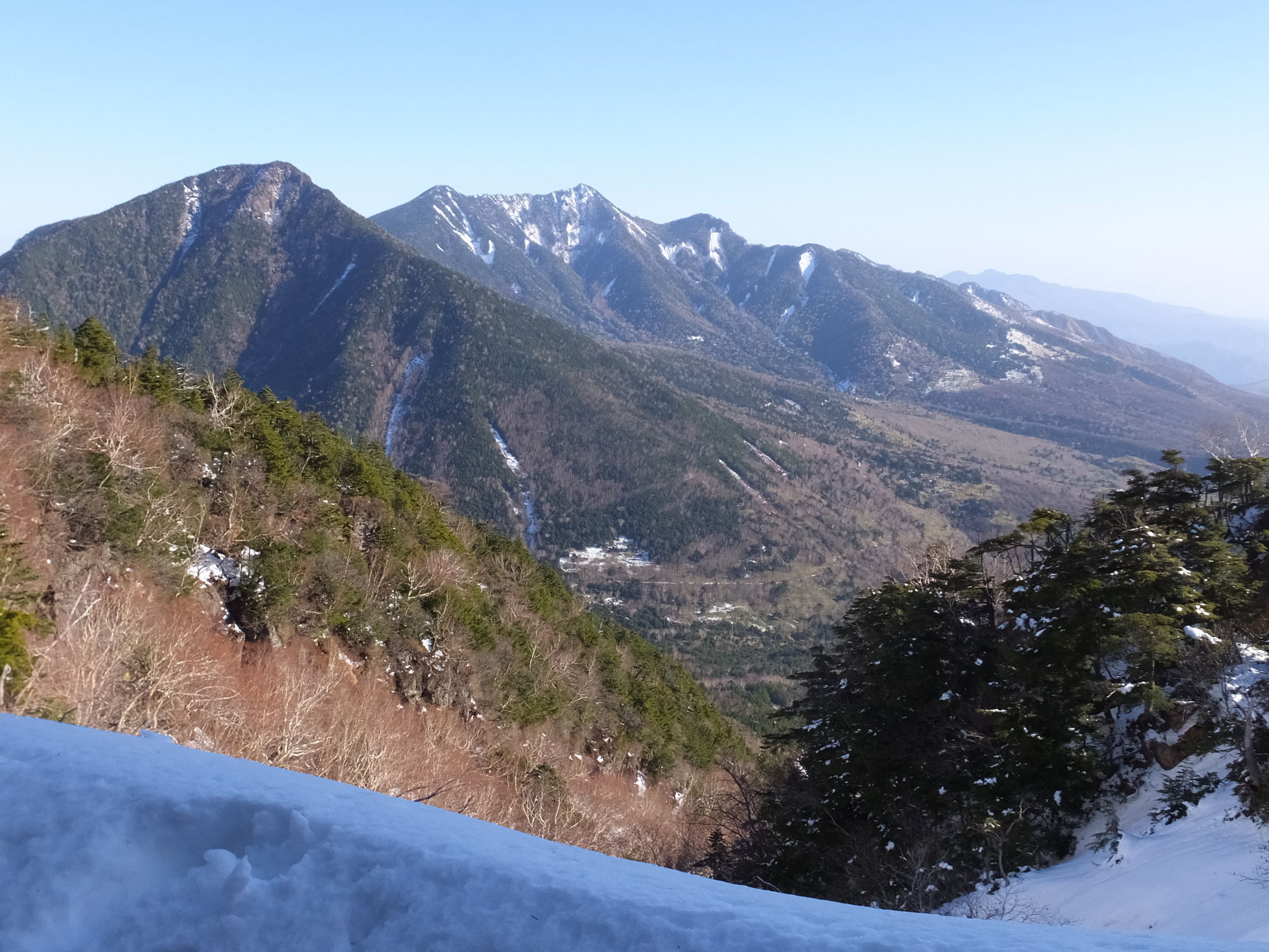 �R�����L