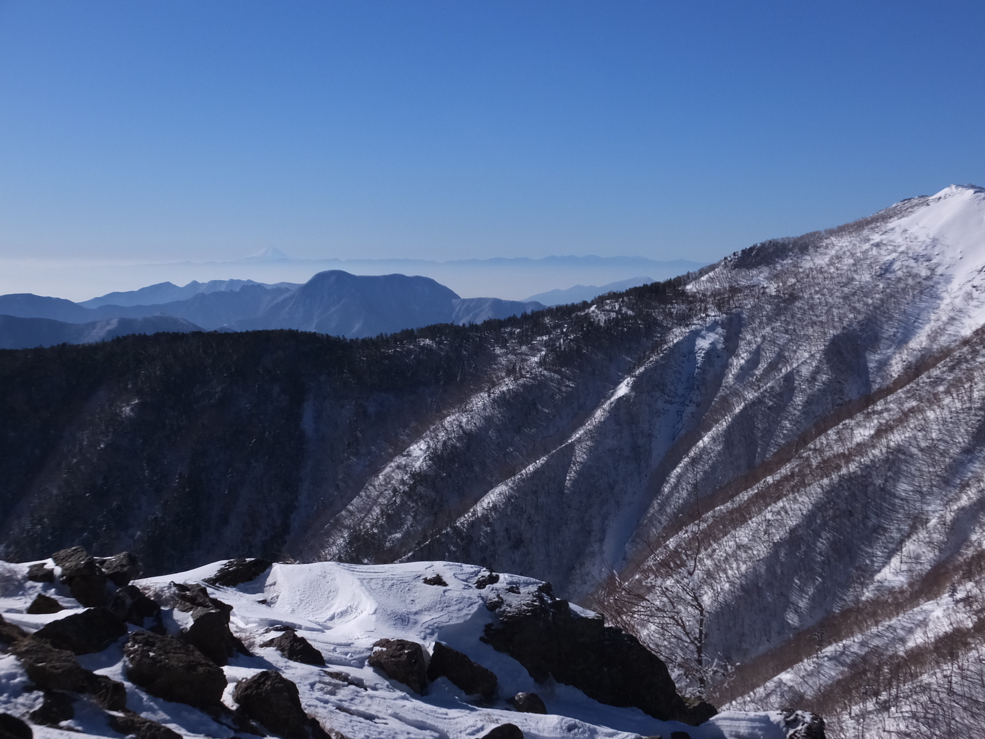 �R�����L