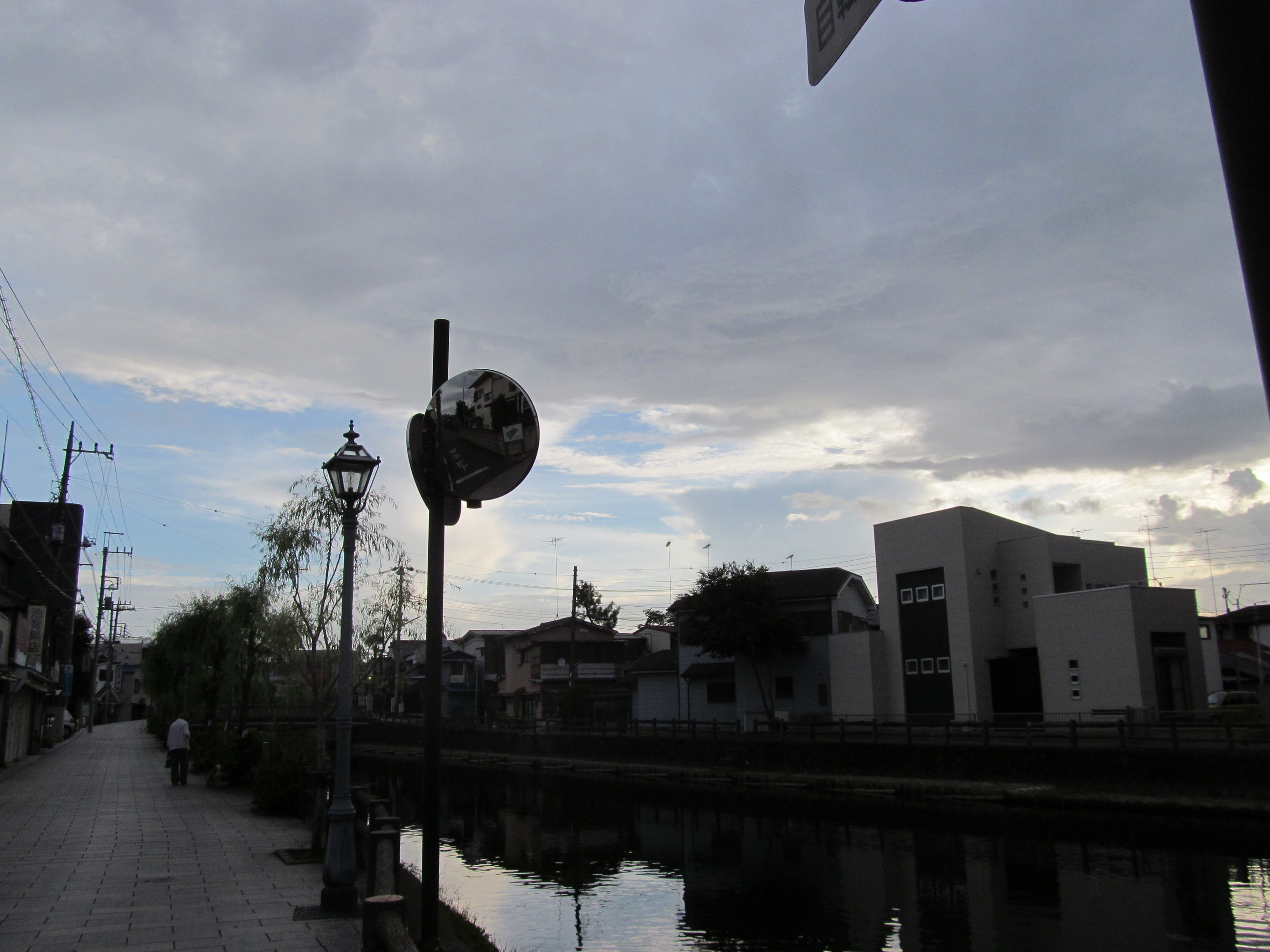 �R�����L