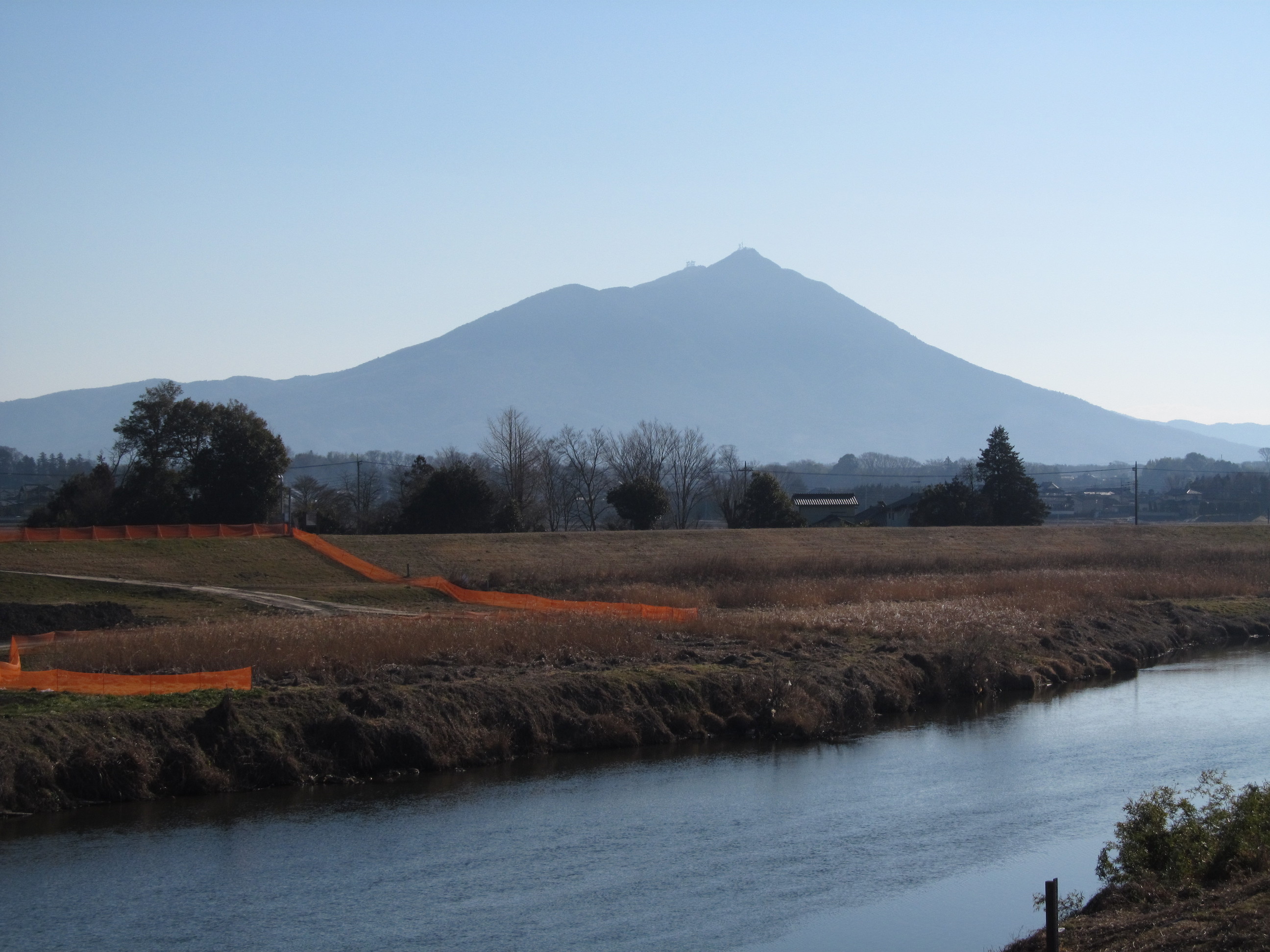 �R�����L