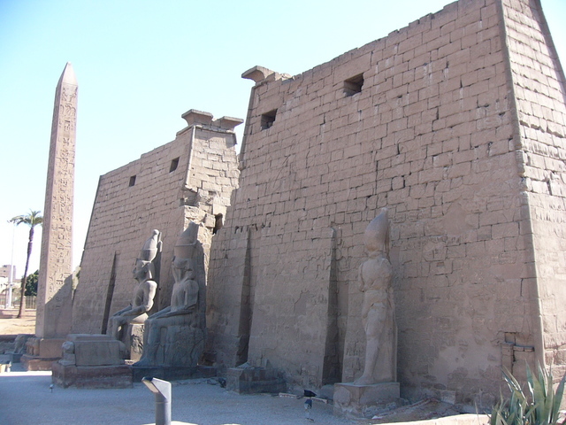 �����E�w�͂̃G�W�v�g�n�R��