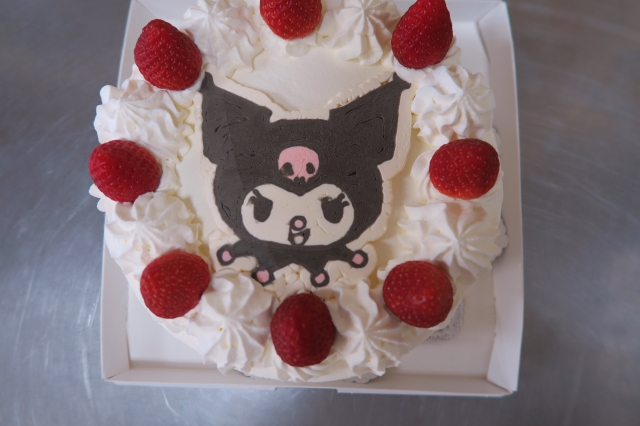 今日のお誕生日ケーキ！！（とあるお菓子屋さんのブログ）